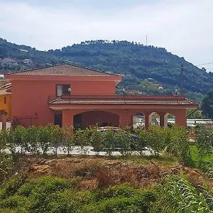 petitui.hotelitalianriviera.com/
