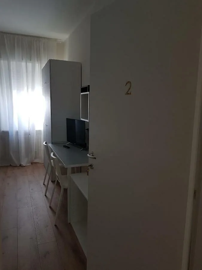 Affittacamere Risorgimento Lecco Πανσιόν